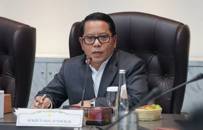 Kemenag Atur Penggunaan HP di Madrasah dan Pesantren, Guru Juga Kena Aturan